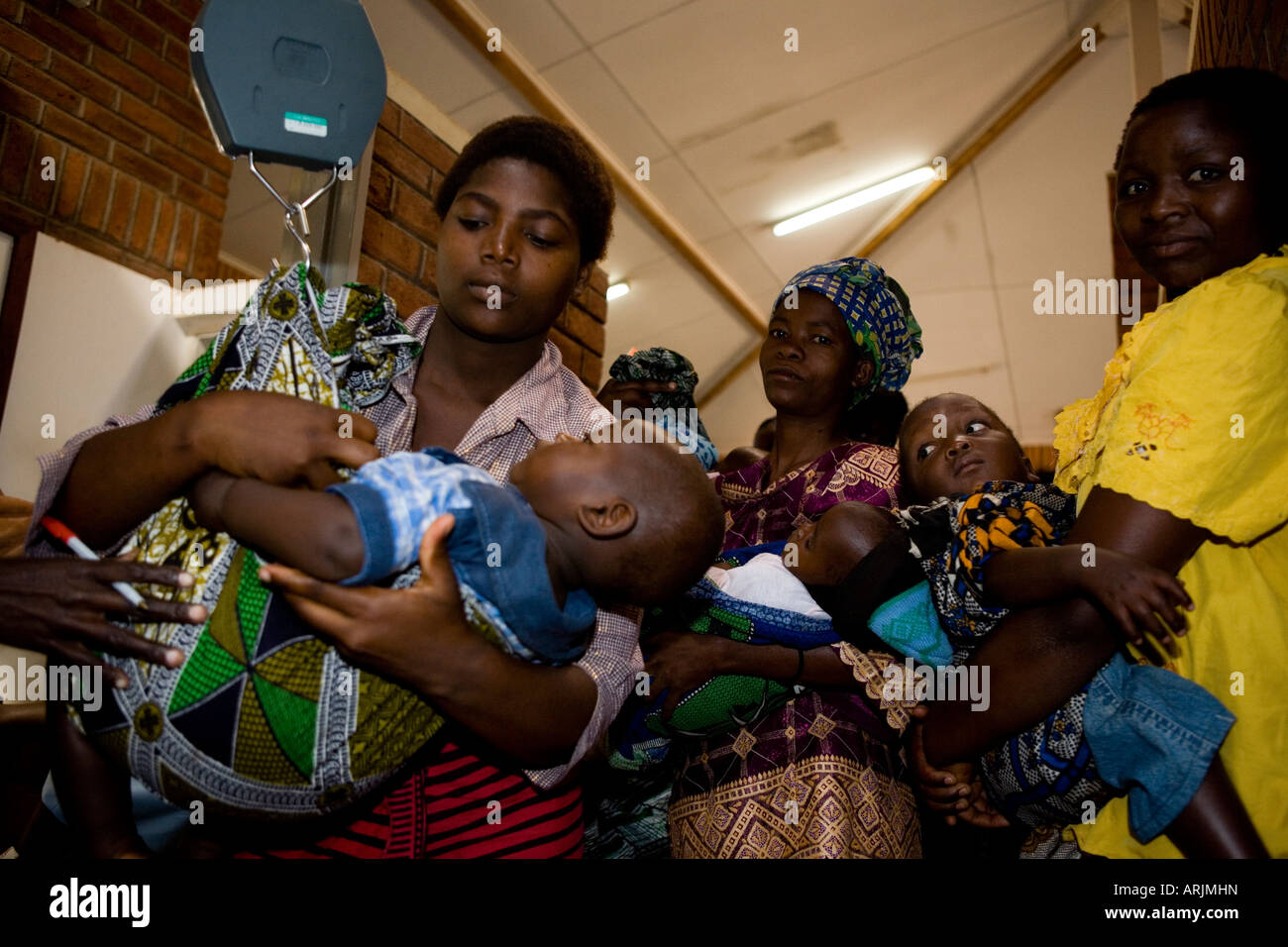 Baby weighed hospital hi-res stock photography and images - Alamy