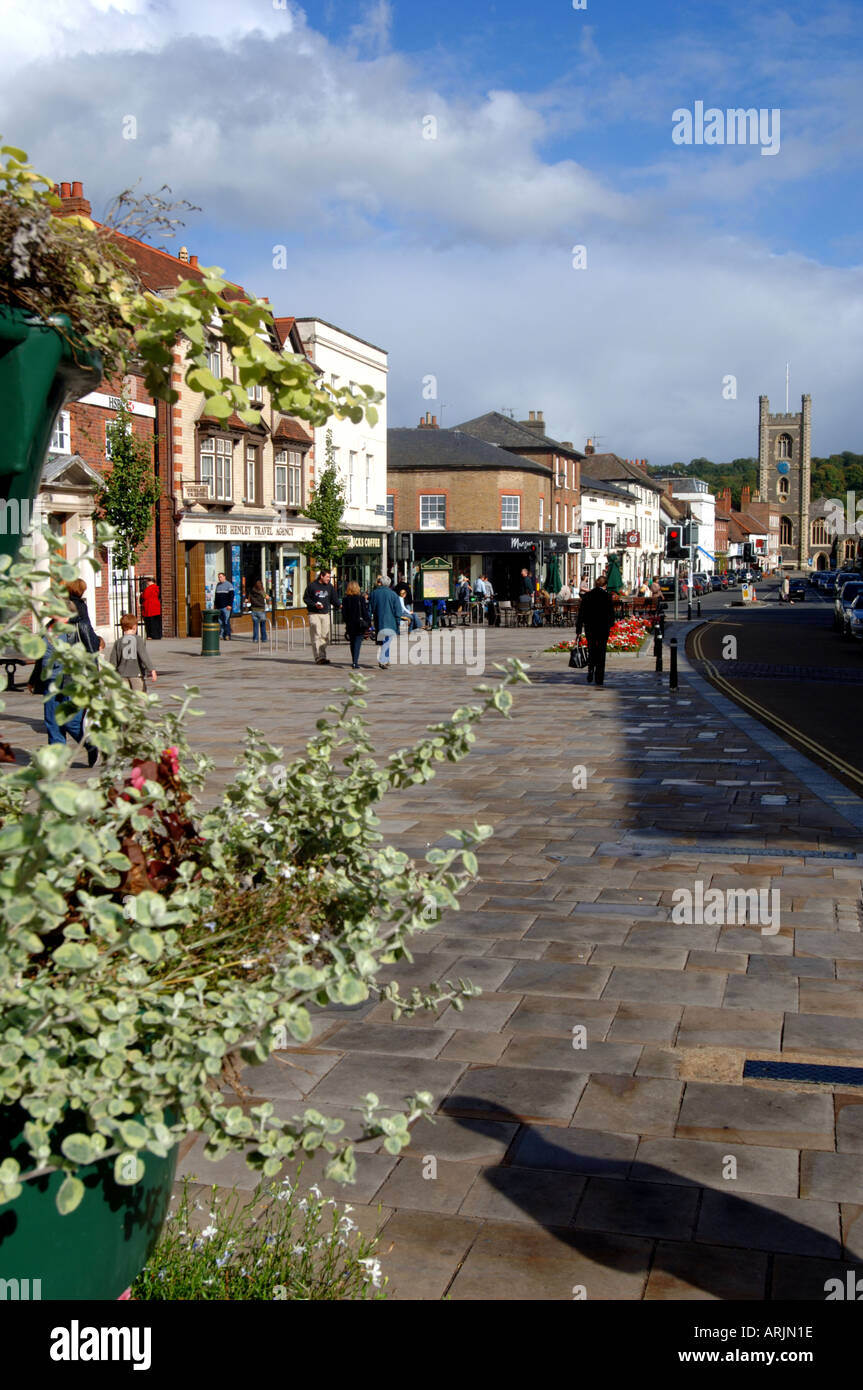 Henley On Thames Shopping Centre 2026.Main shopping street Henley on Thames Oxfordshire England UK Stock ...