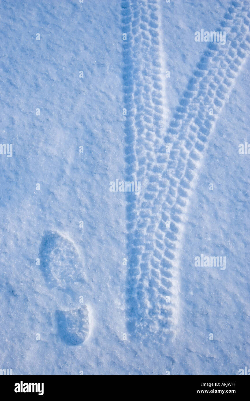 Car tyre tracks overhead hi-res stock photography and images - Alamy