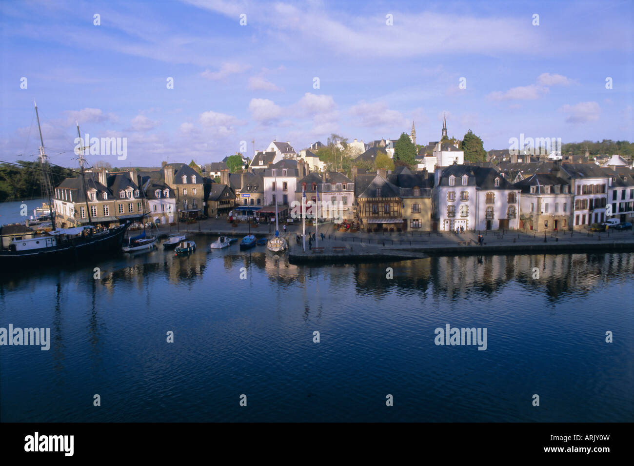 Waterfront and port area of Saint Goustan (St. Goustan), town of Auray ...