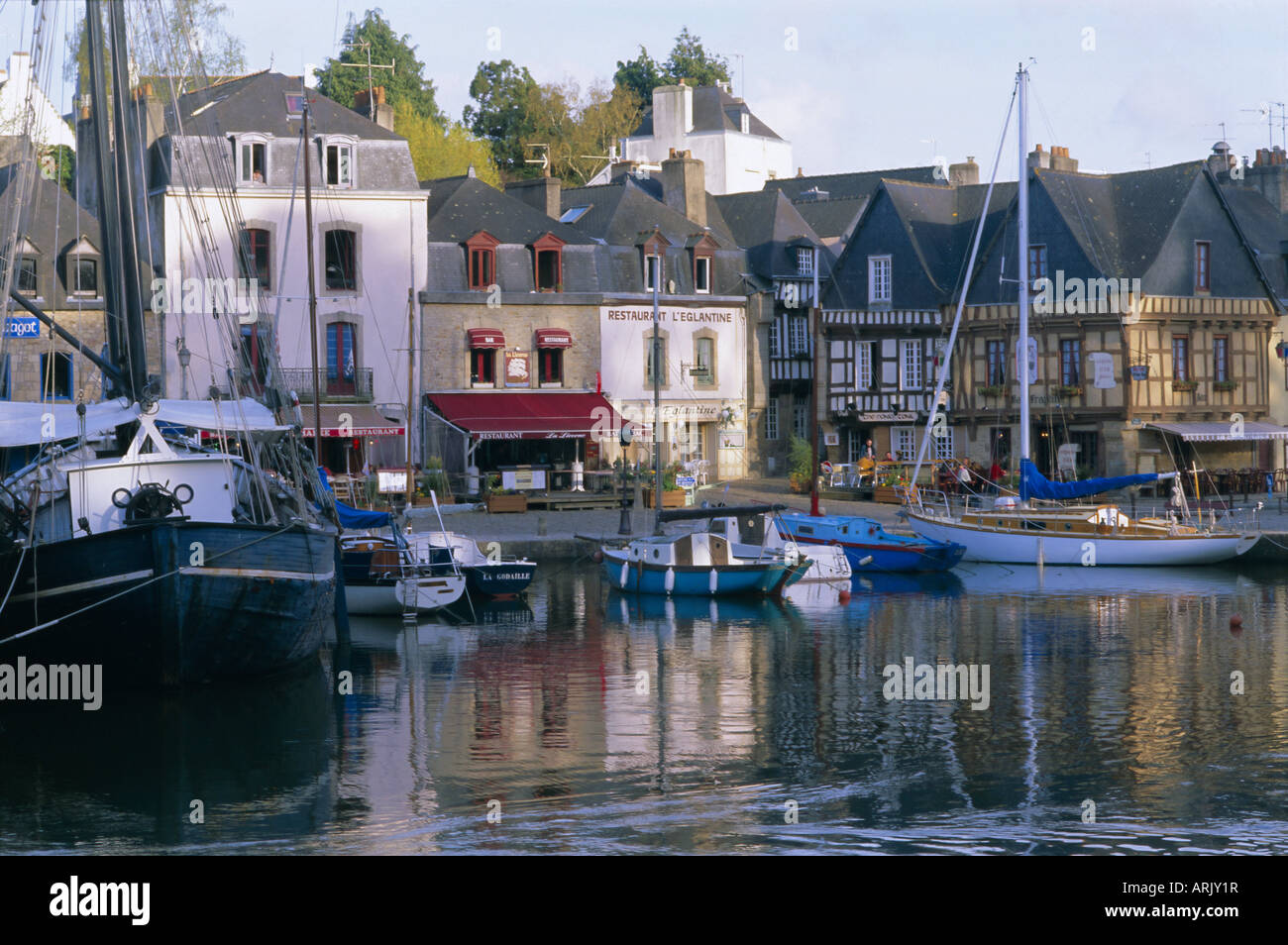 The port of saint goustan hires stock photography and images Alamy