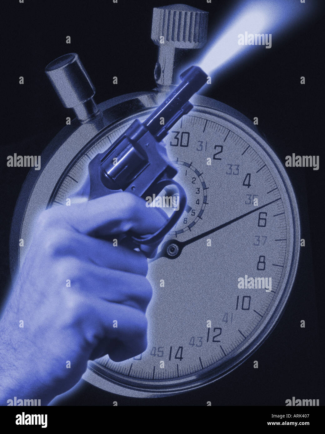 Starting gun track hi-res stock photography and images - Alamy