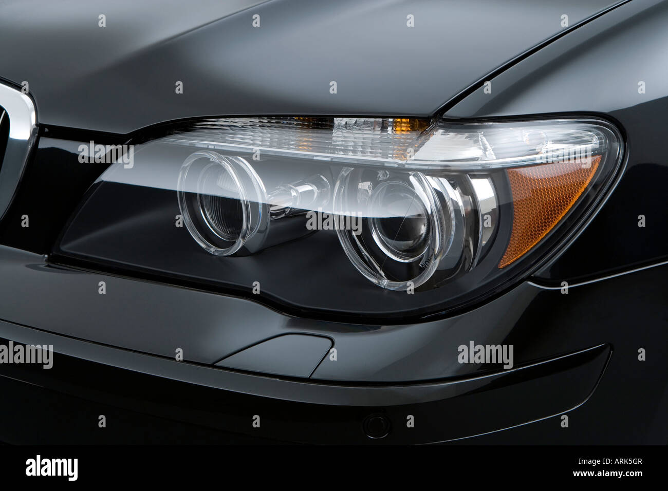 2008 BMW 7-series 750i in Black - Headlight Stock Photo - Alamy