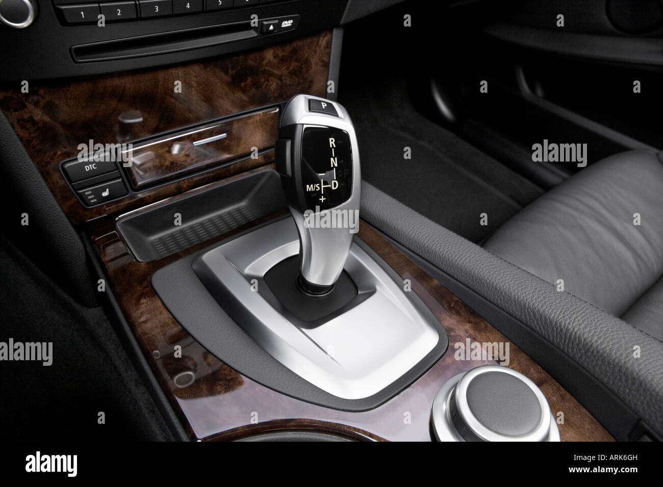 2008 BMW 5-series 550i in Gray - Gear shifter/center console Stock Photo