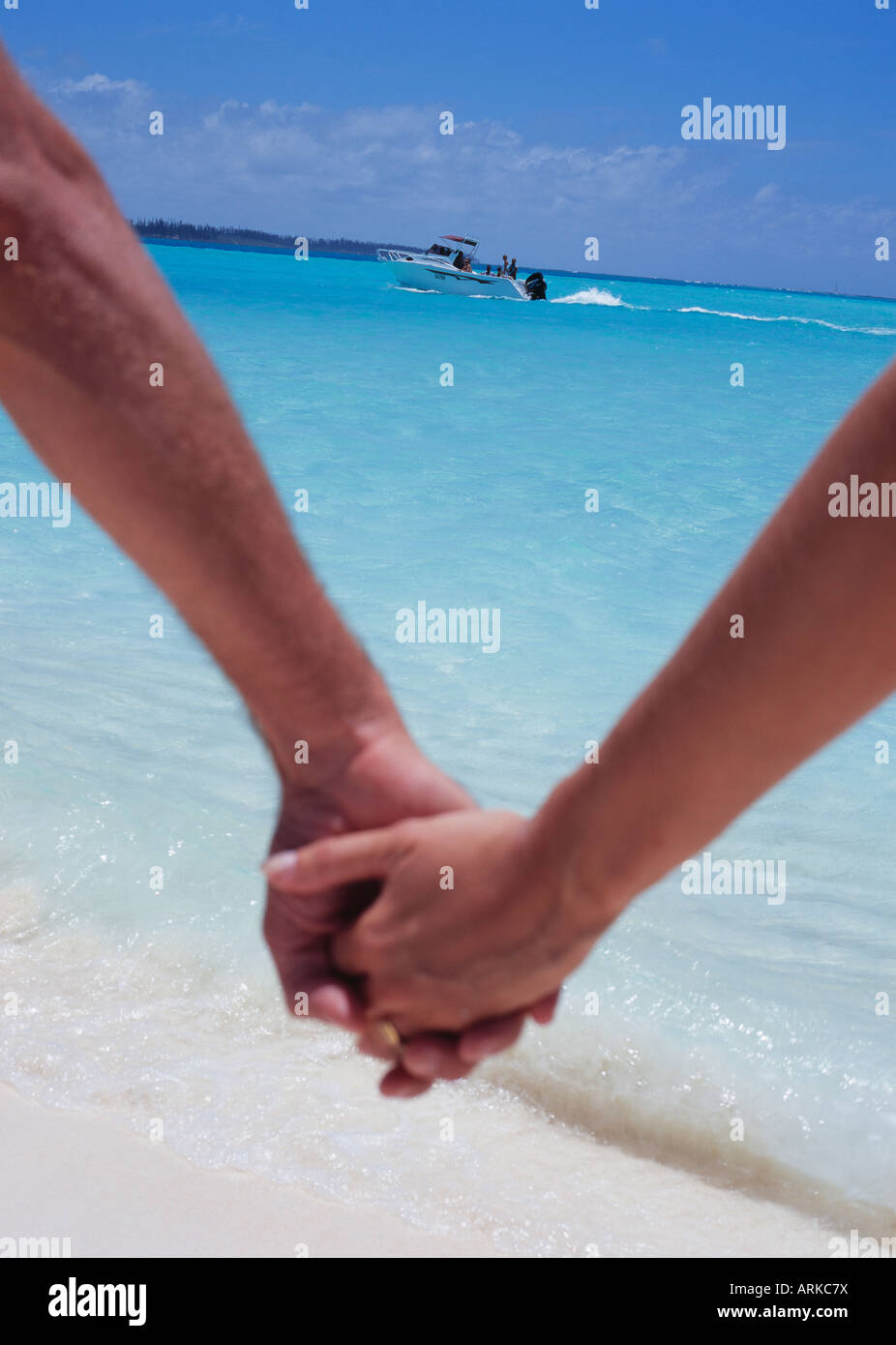 New couple holding hands hi-res stock photography and images - Alamy