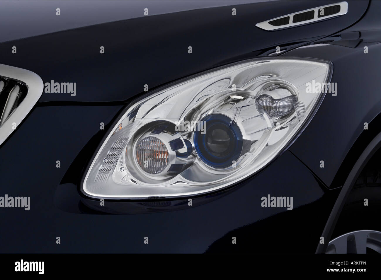 2008 Buick Enclave CX in Blue Headlight Stock Photo Alamy