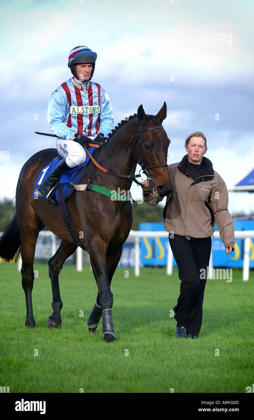 Picture By Jim Wileman 01 11 2005 Best Mate racing at Exeter Devon and