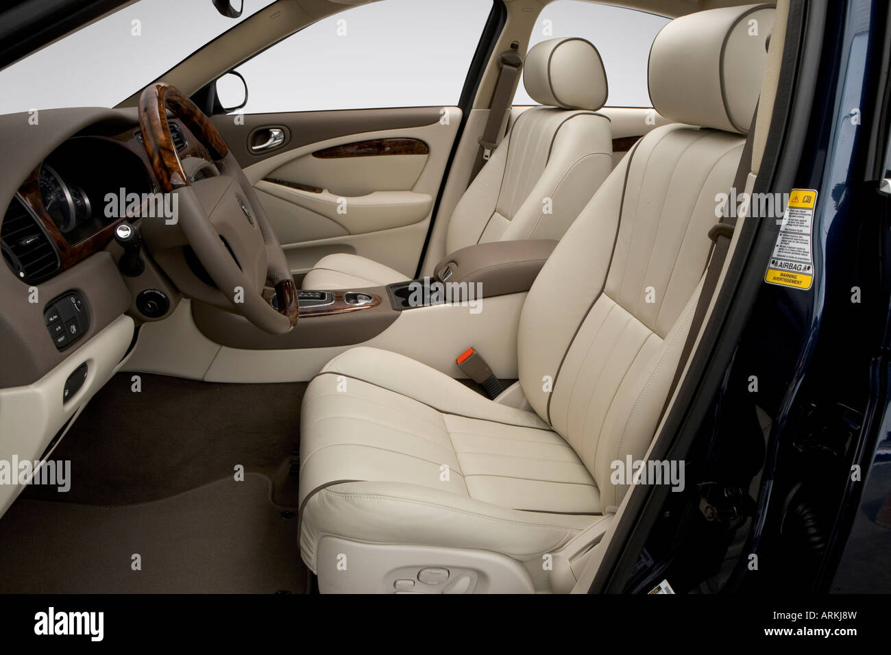 2008 Jaguar S TYPE 3 in Blue Front seats Stock Photo Alamy
