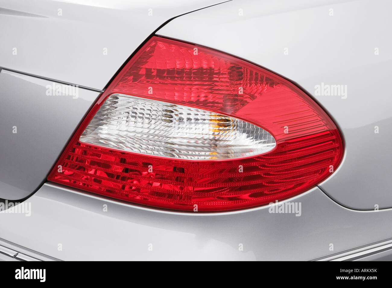 2008 Mercedes-Benz CLK350 in Silver - Tail light Stock Photo - Alamy