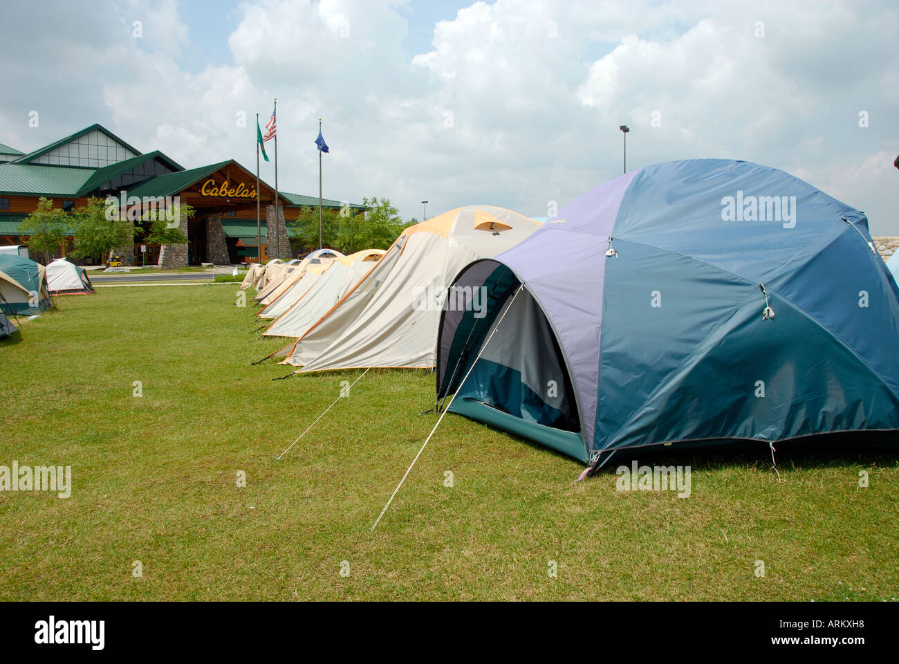 Cabelas outdoor sportsman's store Dundee Michigan Stock Photo Alamy