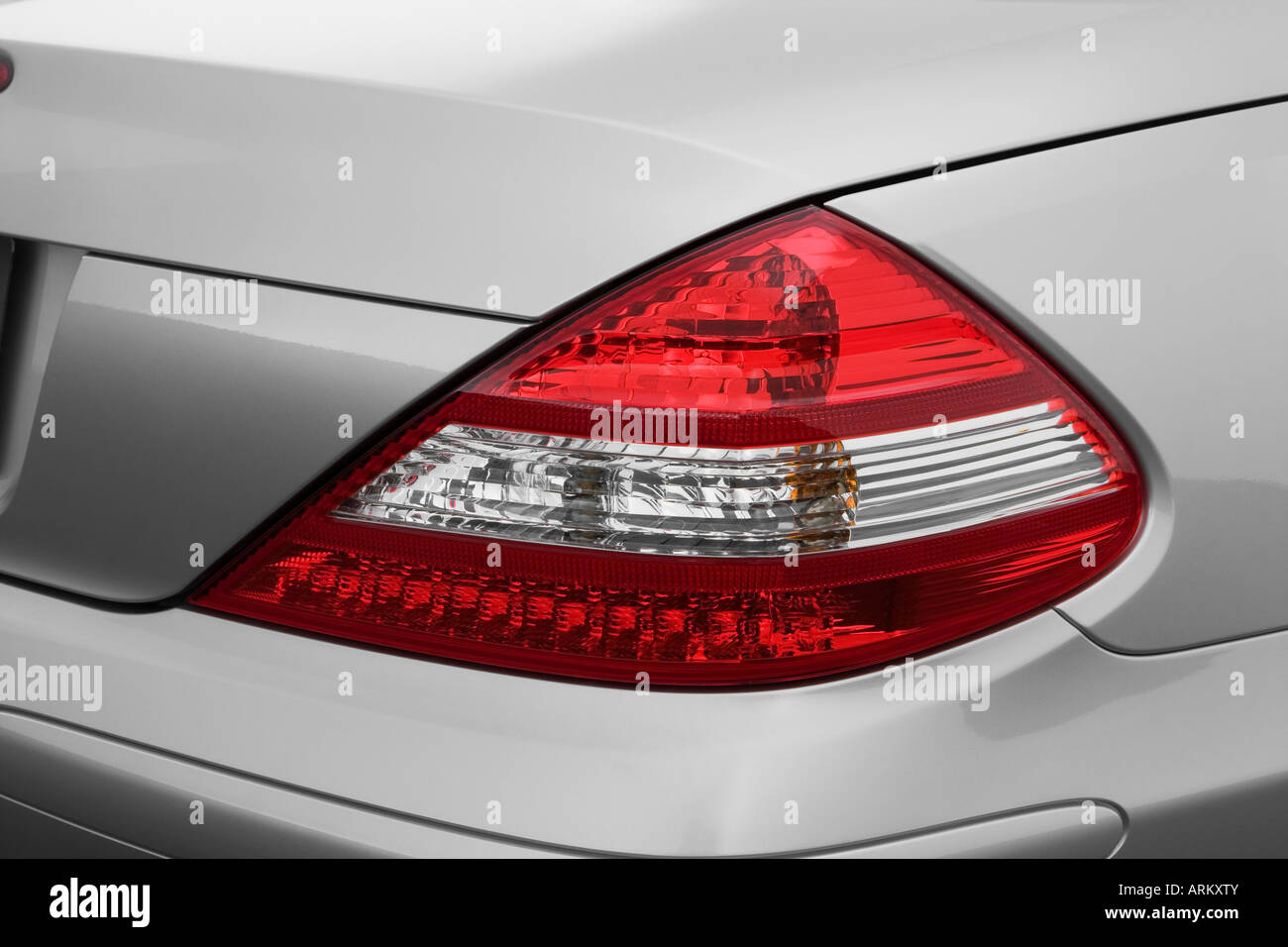 2008 Mercedes-Benz SL550 in Silver - Tail light Stock Photo - Alamy