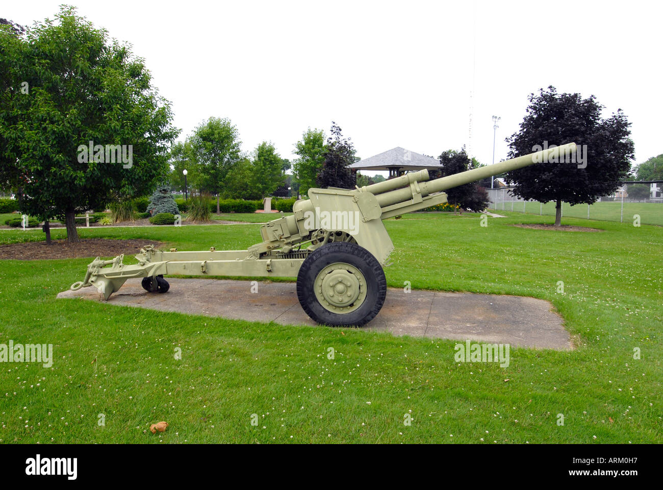 55mm Howitzer world war two military army tank located on the grounds of the Veterans Memorial Hospital at Sandusky Ohio OH Stock Photo