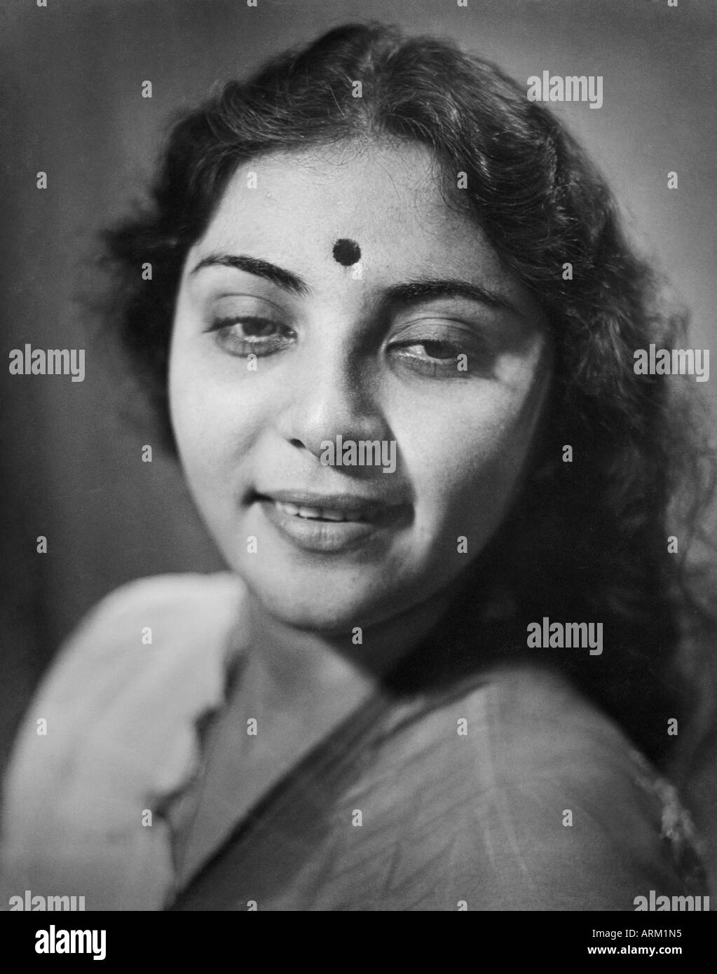 old vintage 1940s photo of Kamala Kotnis an Indian bollywood hindi movie film star actress with bindi on forehead India 1940s Stock Photo