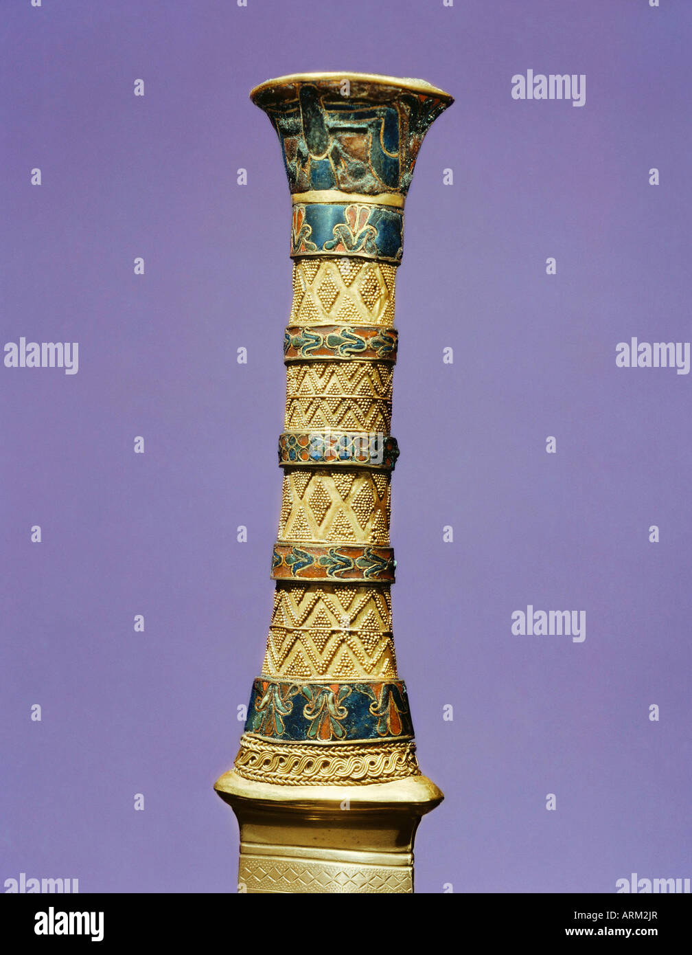 The hilt of one of the king's daggers, from the tomb of the pharaoh Tutankhamun Stock Photo