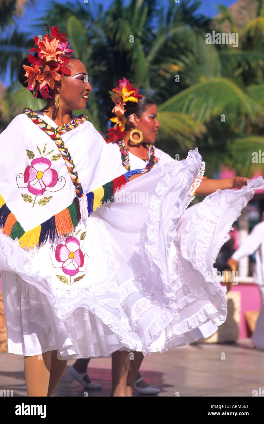 Colorful Mexican Dancers Performing in Costume in Costa Maya Mexico Stock Photo - Alamy Colorful Mexican Dancers Performing in Costume in Costa Maya Mexico Stock Photo - Alamy