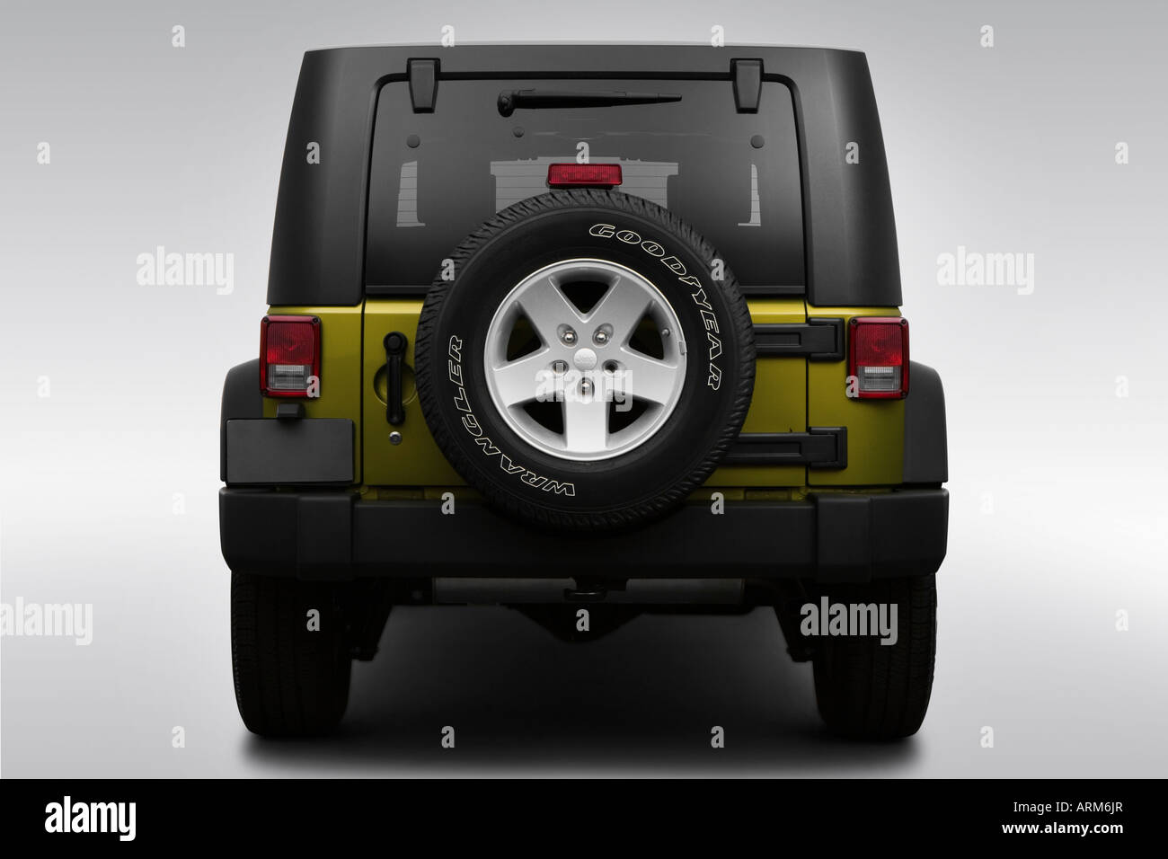 2008 Jeep Wrangler Unlimited X in Green - Low/Wide Rear Stock Photo - Alamy
