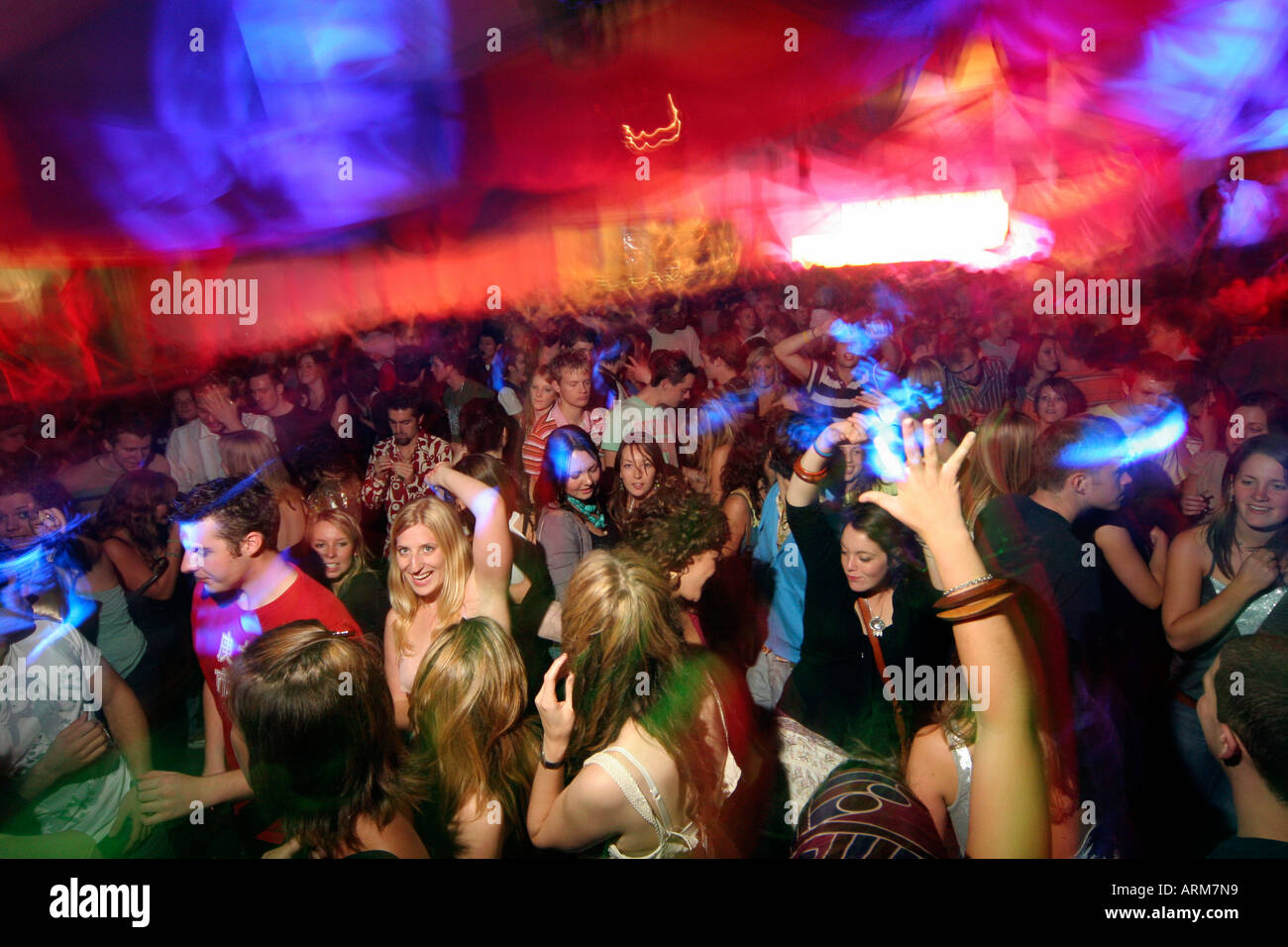 Club dancers hi-res stock photography and images - Alamy