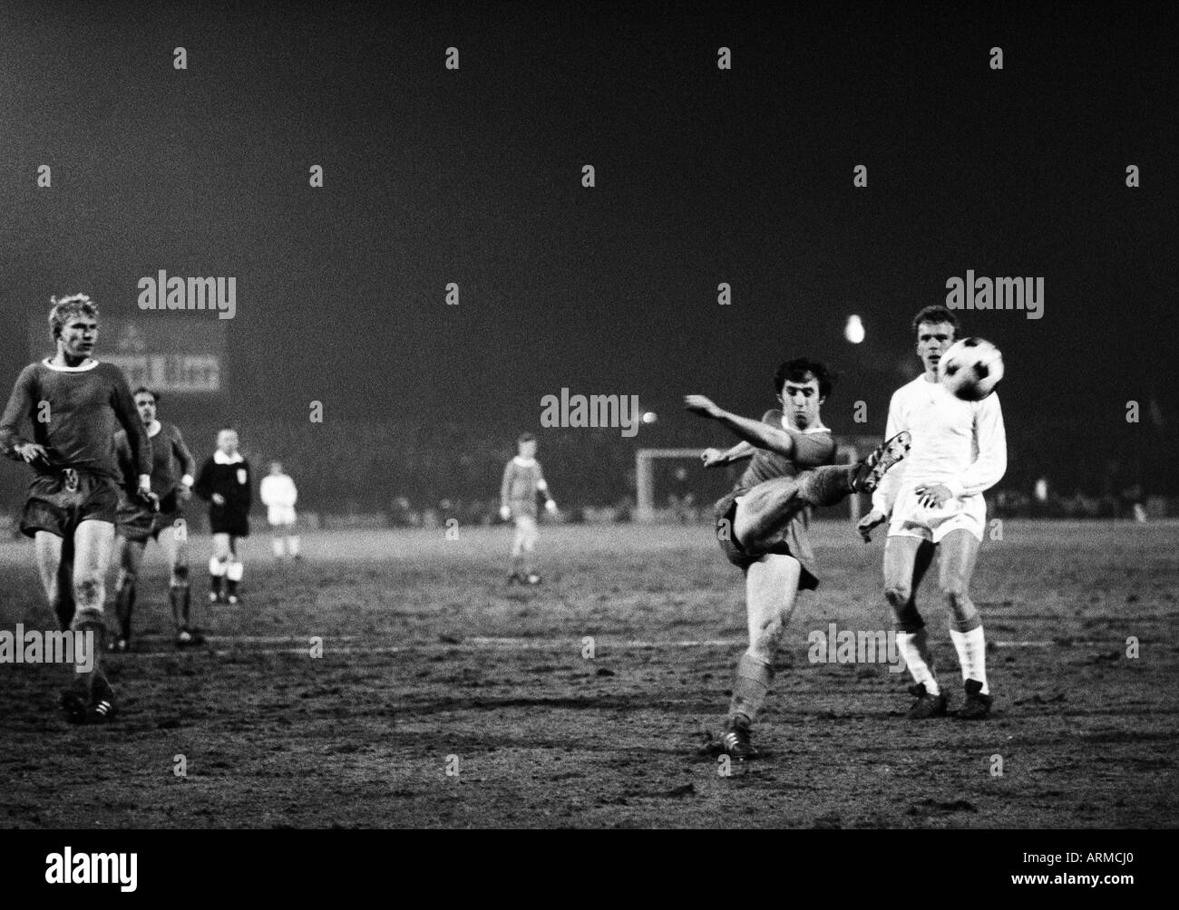 football, European Cup Winners Cup, quarter final, return leg, 1969/1970, FC Schalke 04 versus Dinamo Zagreb 1:0, Stadium Glueckaufkampfbahn in Gelsenkirchen, scene of the match, f.l.t.r. Rolf Ruessmann (S04), Manfred Pohlschmidt (S04), Gerhard Neuser (S0 Stock Photo