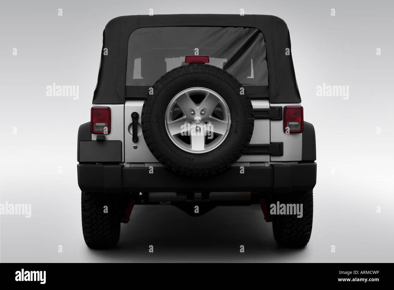 2008 Jeep Wrangler Unlimited Rubicon in Silver - Low/Wide Rear Stock Photo  - Alamy