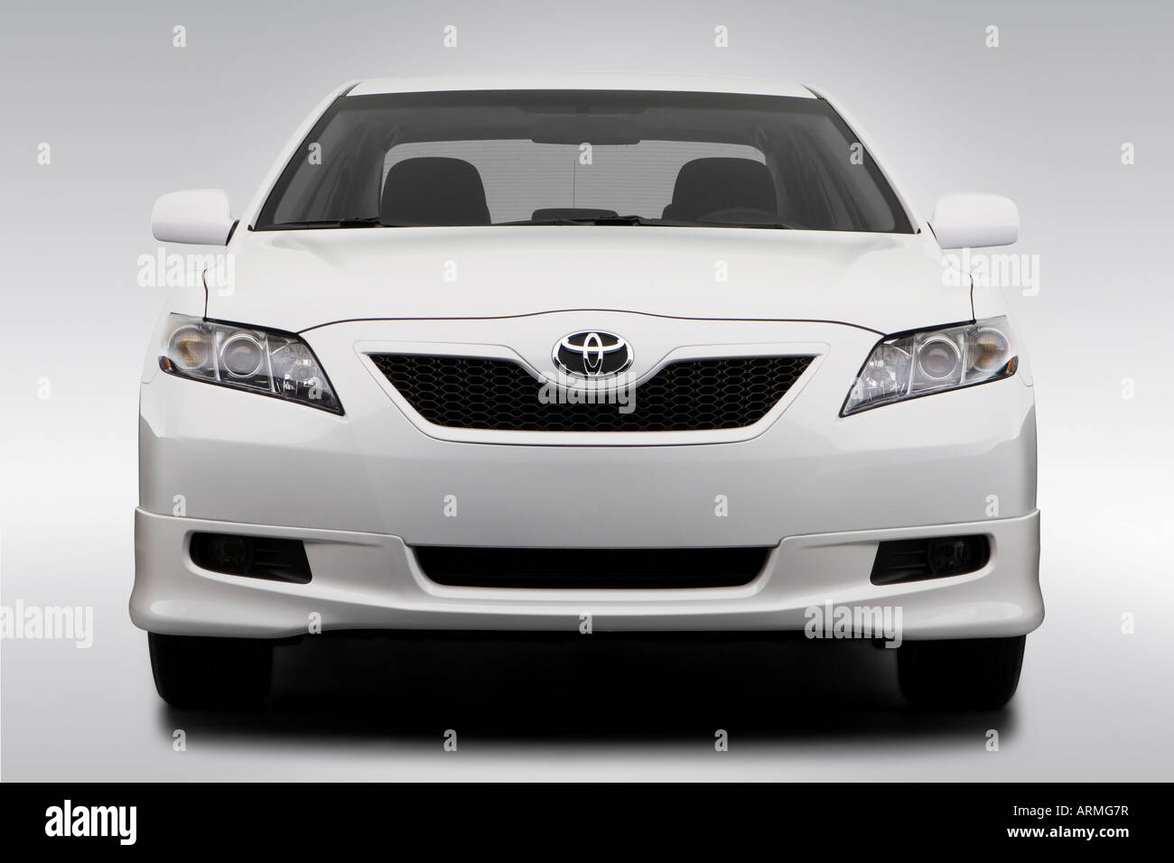 2008 Toyota Camry SE in White - Low/Wide Front Stock Photo