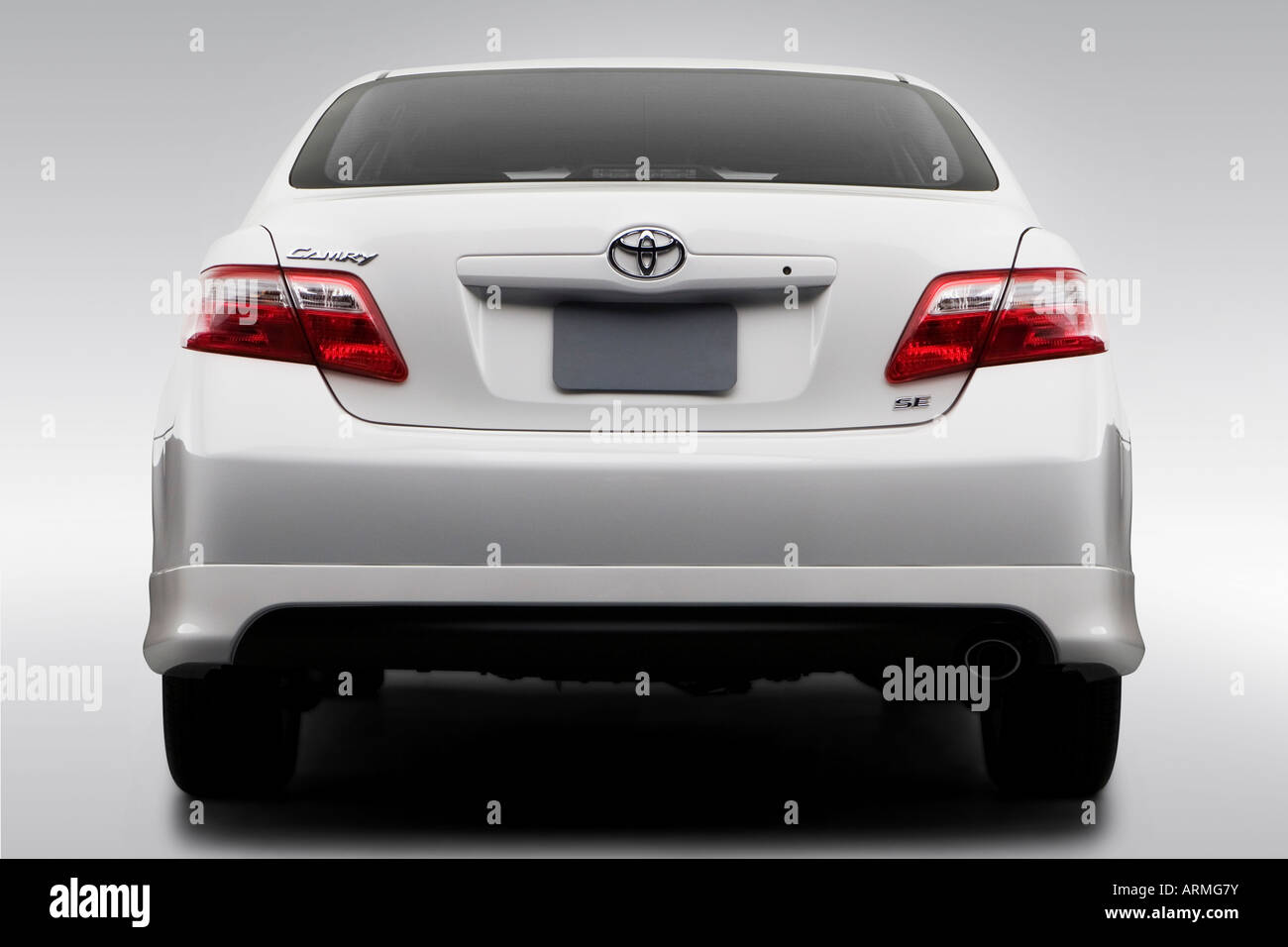 2008 Toyota Camry SE in White - Low/Wide Rear Stock Photo