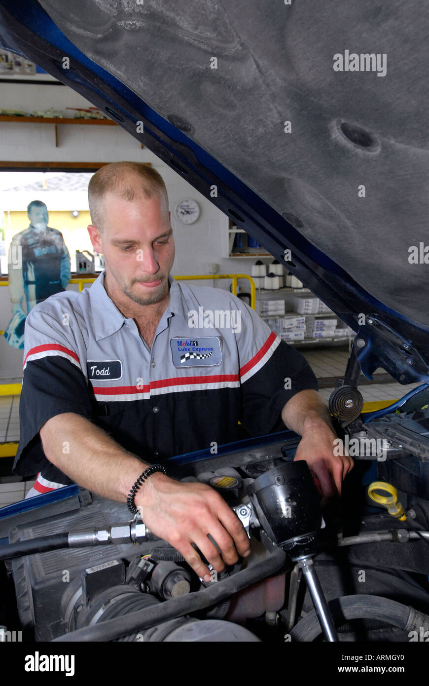 Quick oil change garage where drive in customers have oil changed in