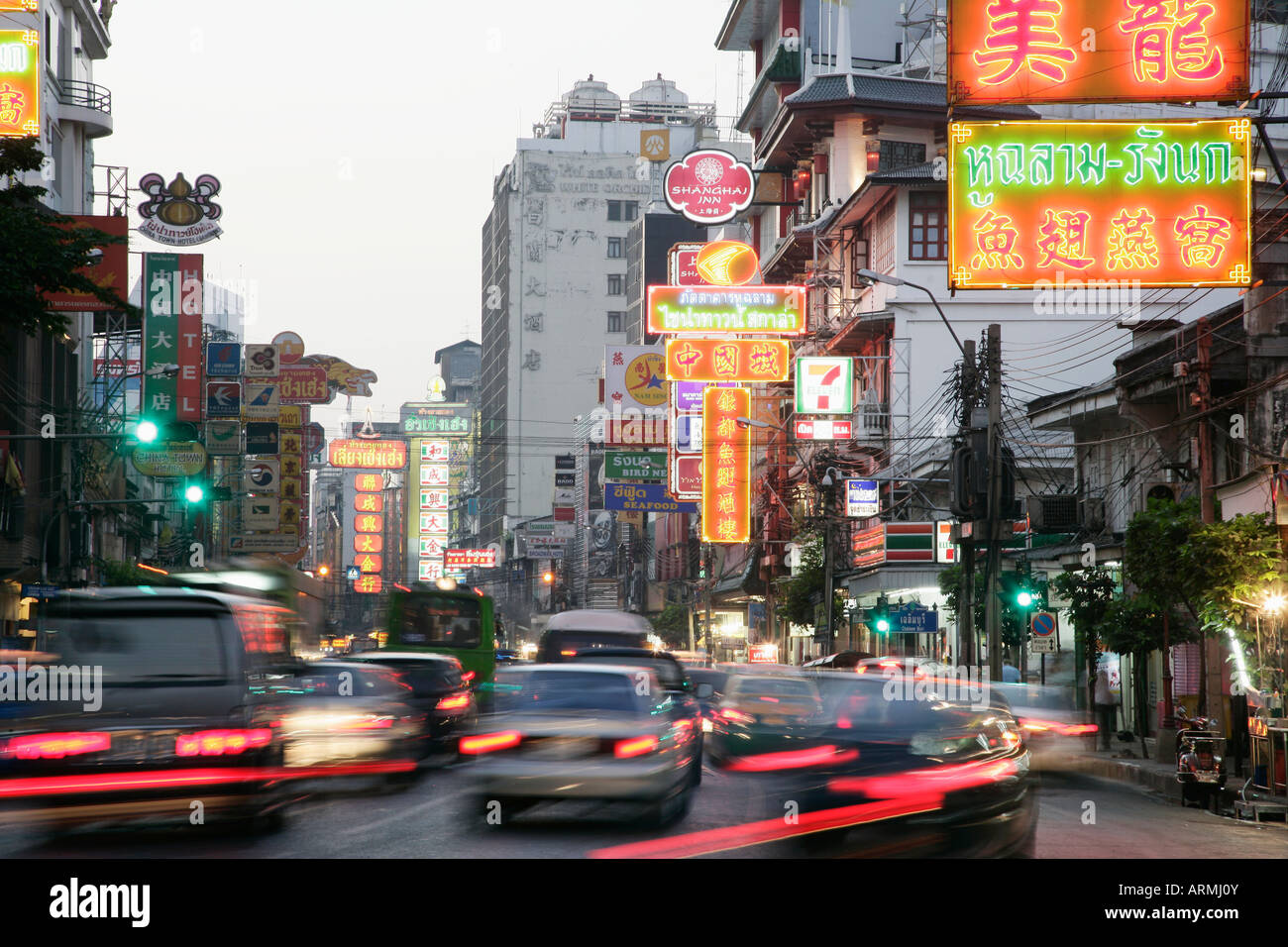 Bangkok chinatown daytime hi-res stock photography and images - Alamy