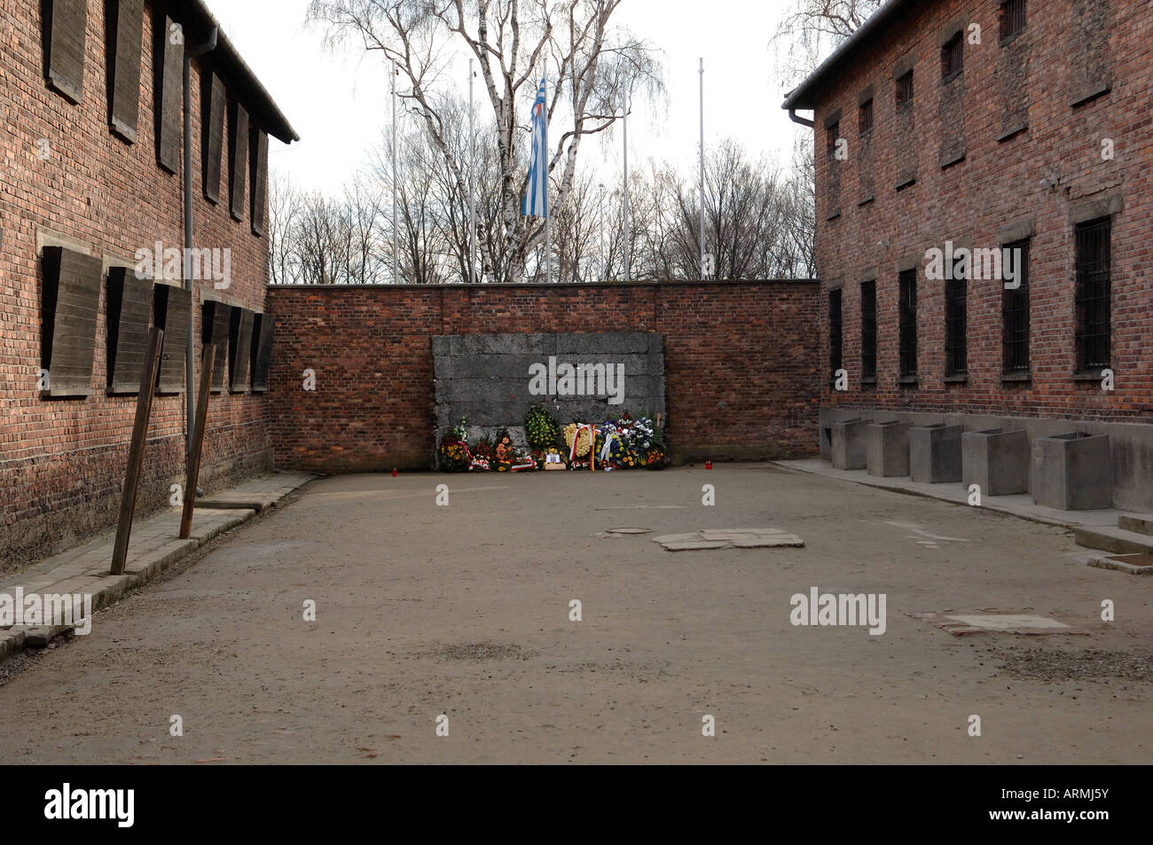Block 11 The Death block and Execution wall and yard Auschwitz Stock Photo