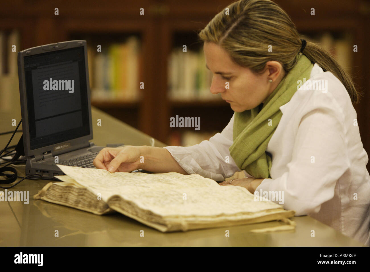 Woman medieval manuscript hi-res stock photography and images - Alamy