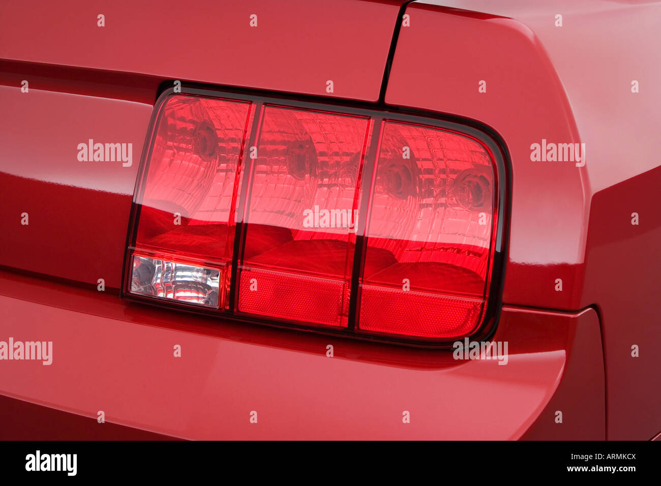 2008 mustang store tail lights