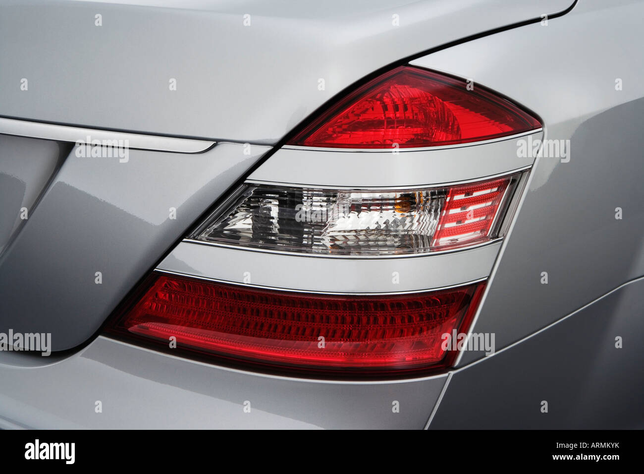 2008 Mercedes-Benz S-Class S550 in Silver - Tail light Stock Photo - Alamy