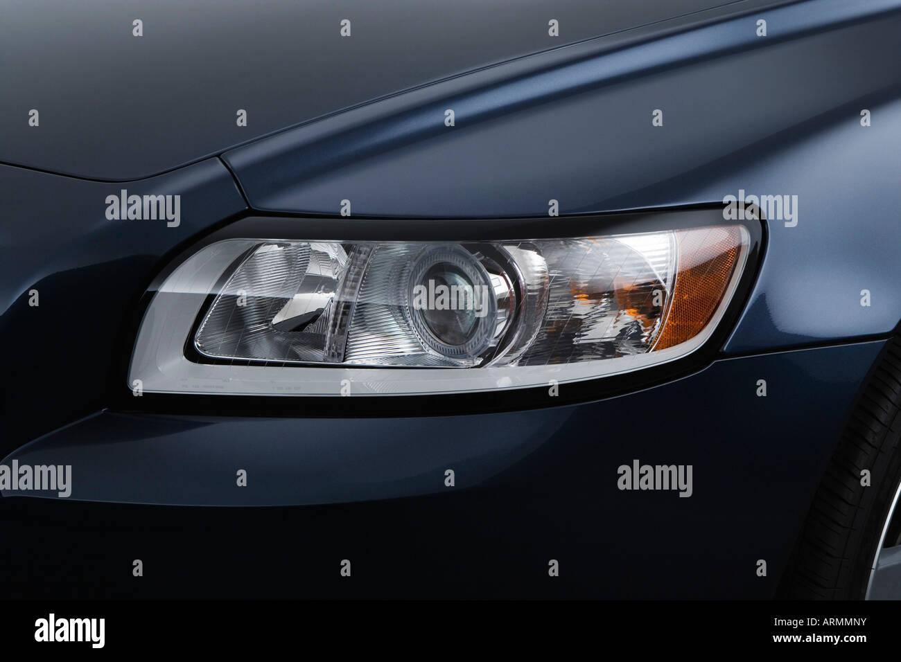 Evan-Fischer Left Side Headlight For 2008-2011 Volvo S40 V50 W/ Bulbs - Direct Fit!