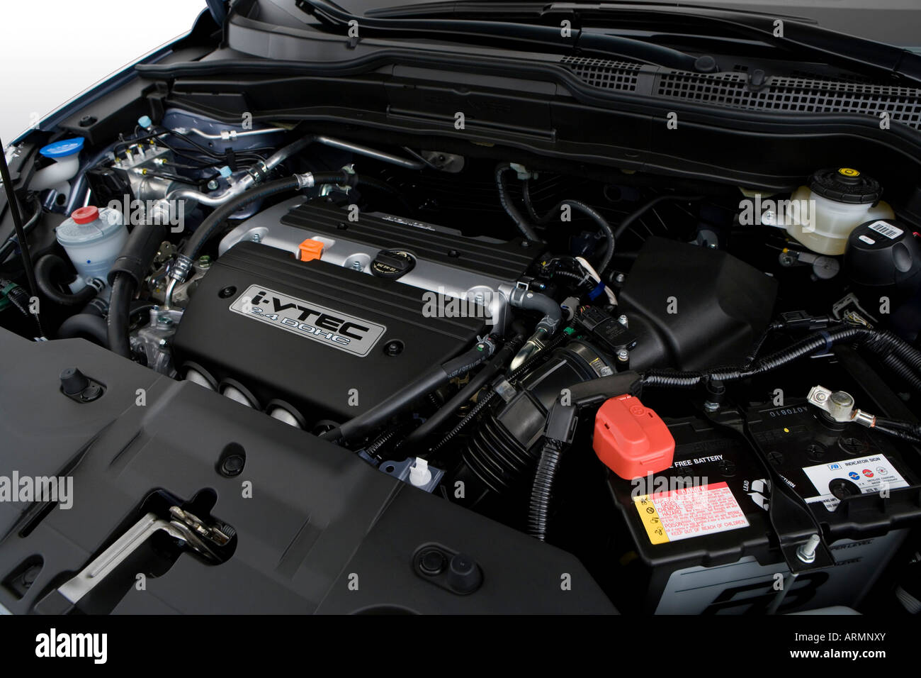 2008 Honda CR-V EX in Blue - Engine Stock Photo - Alamy