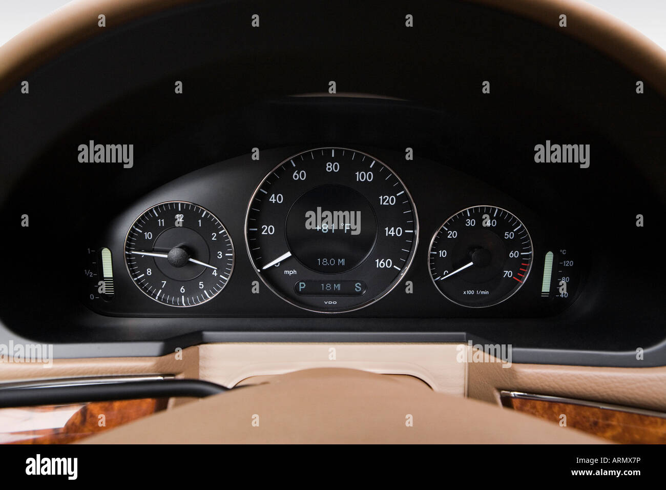Mercedes-Benz E-Class: Tachometer Mercedes-Benz E-Class: Tachometer