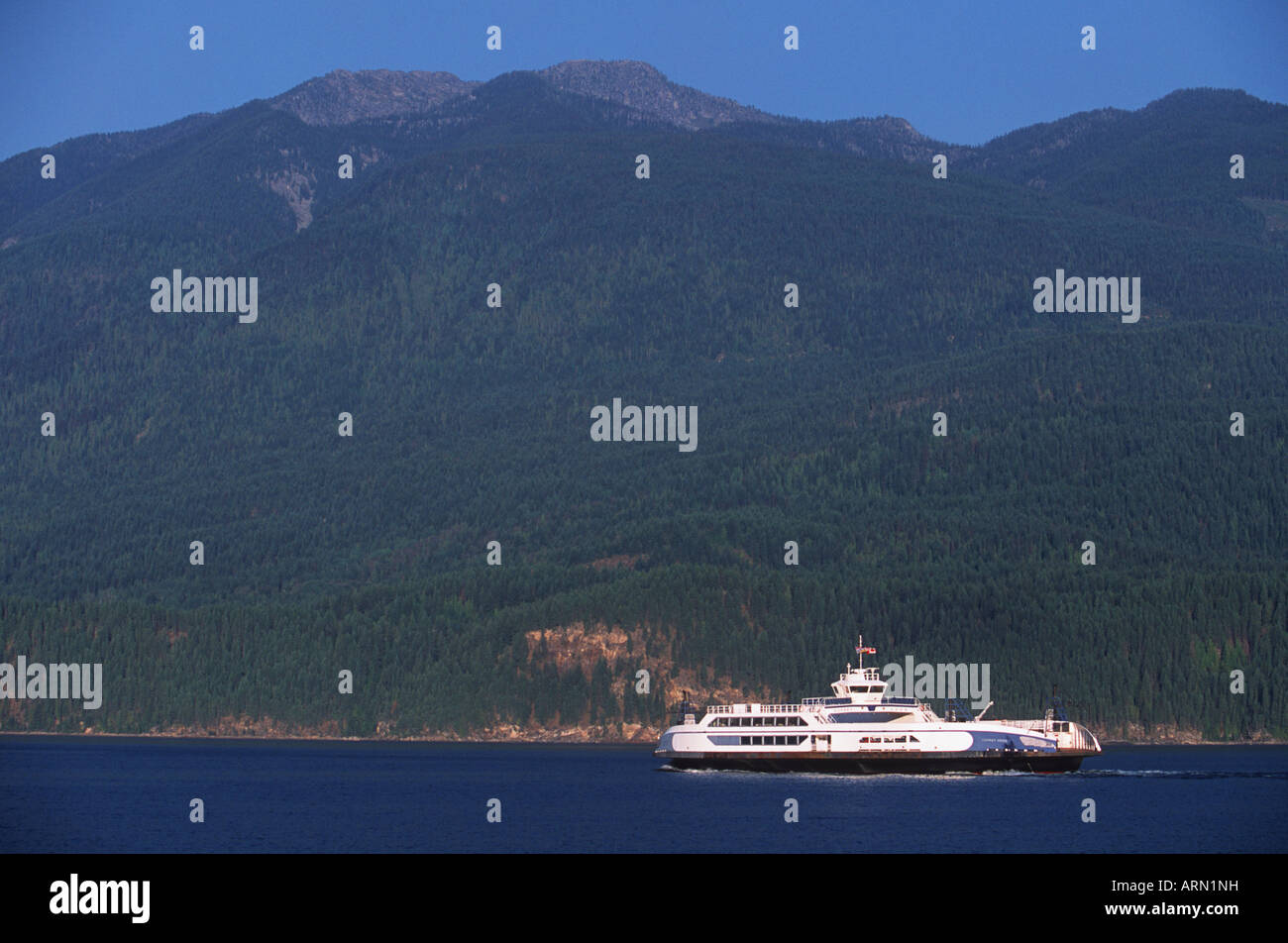 Kootenay Lake ferry , Osprey between Balfour and Kootenay Bay, British