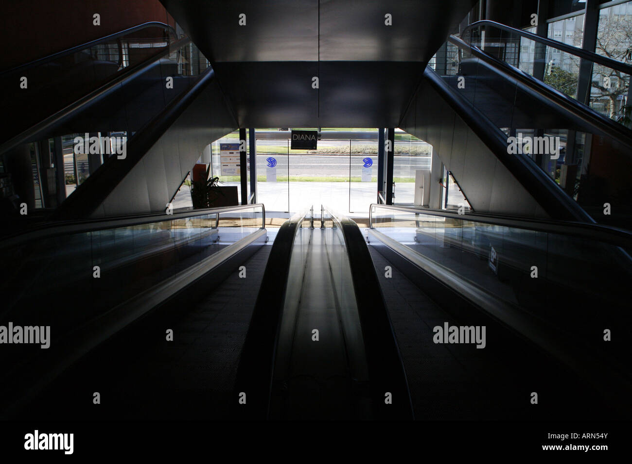 Silhouette symmetry hi-res stock photography and images - Alamy