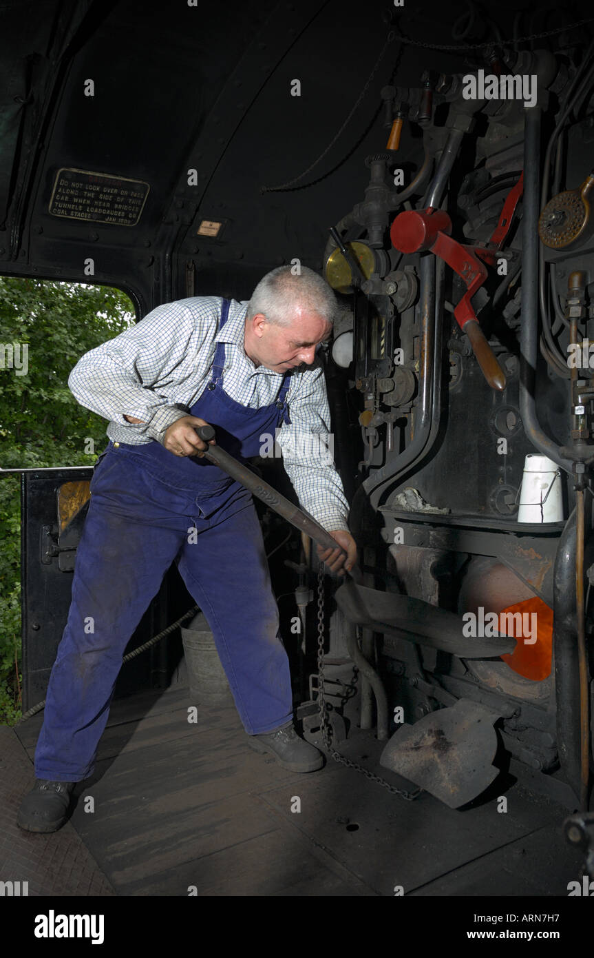 Coal Train Shovel High Resolution Stock Photography and Images Alamy