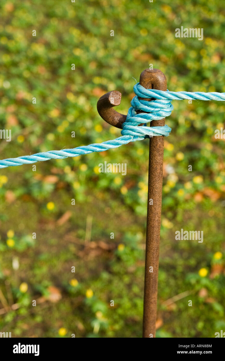 Metal rope fence hi-res stock photography and images - Alamy