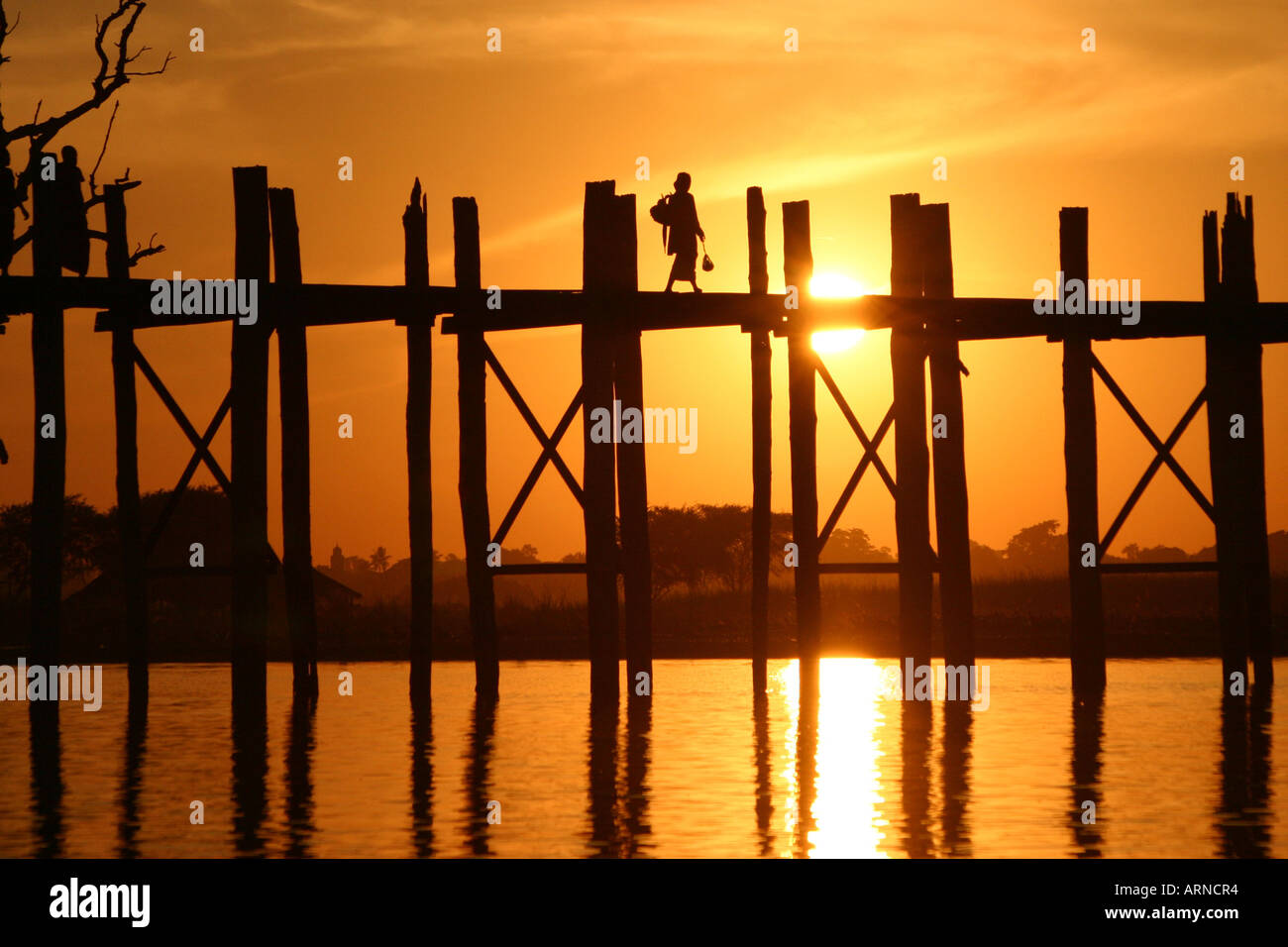 Myanmar burma pole poles hi-res stock photography and images - Alamy