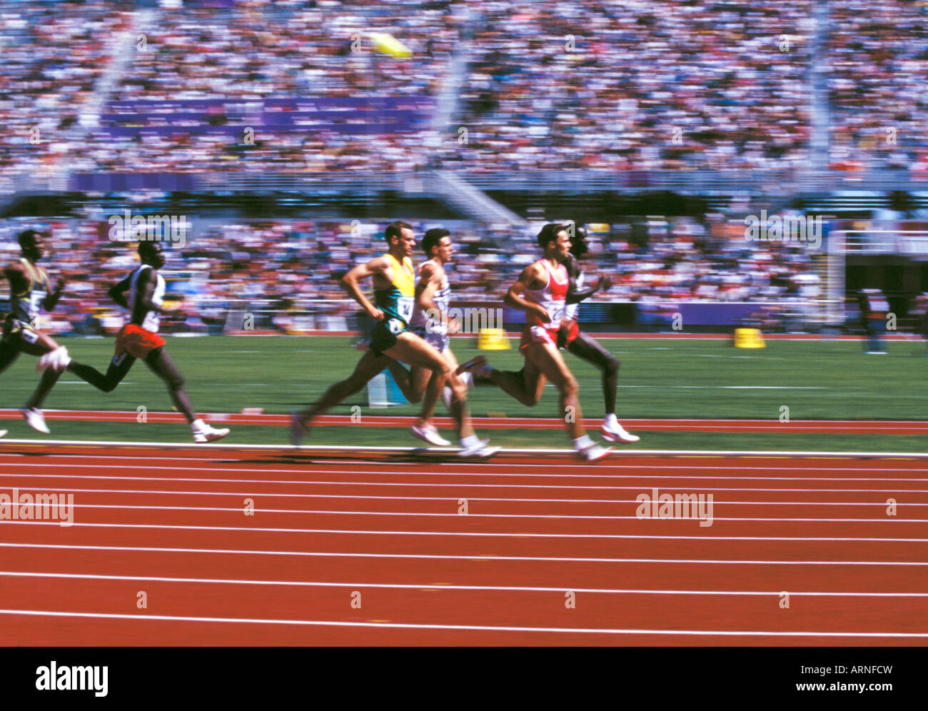 Middle distance runner hires stock photography and images Alamy