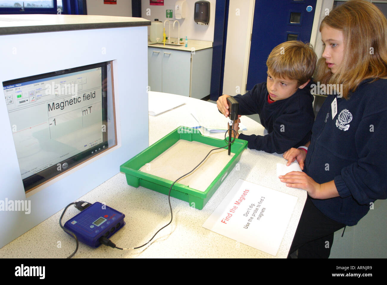 Student Using Magnet Electro magnet hi-res stock photography and images - Alamy