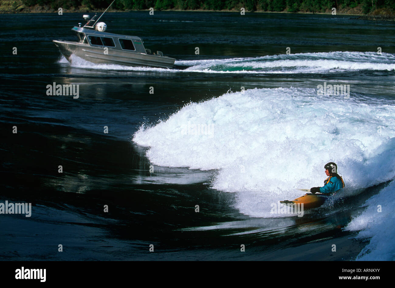 Tidal wave hi-res stock photography and images - Alamy