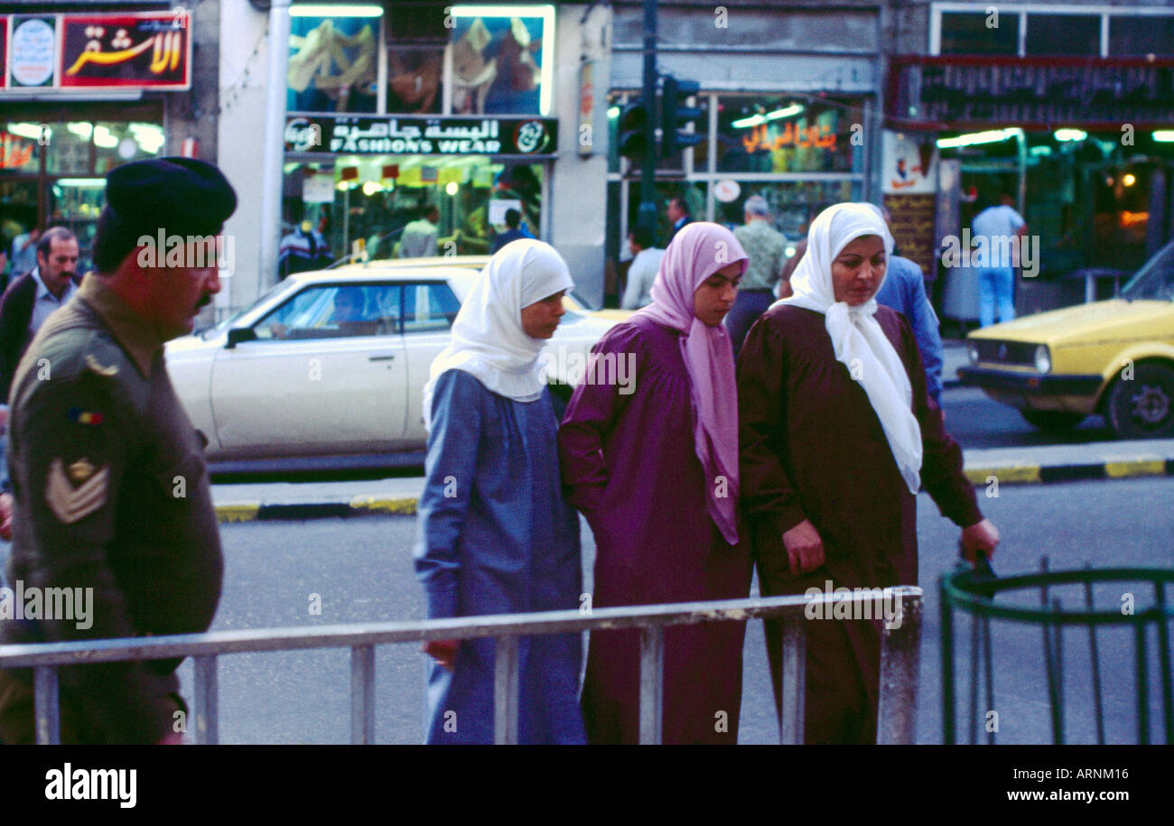 Amman Jordan Downtown Women Shopping Crossing Street Stock Photo Alamy
