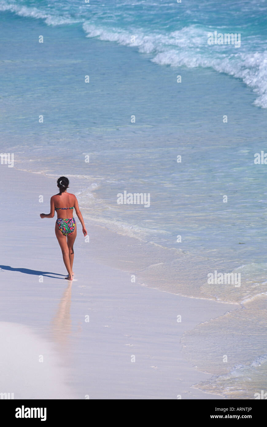 Mexico, Yucatan Peninsula, Carribean beach at Cancun, woman on white sand  Stock Photo - Alamy