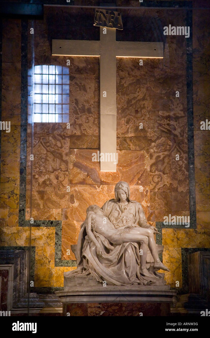 The famous sculpture "La Pietà" by Michelangelo in St Peters, Rome Stock Photo Alamy