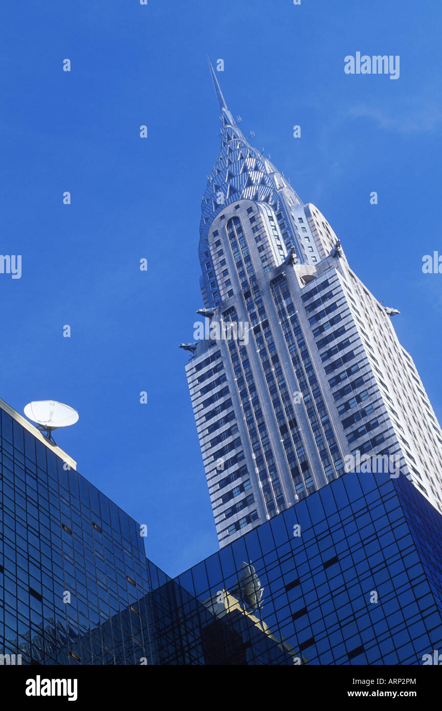 USA, New York City, Chrysler Building with satellite dish Stock Photo