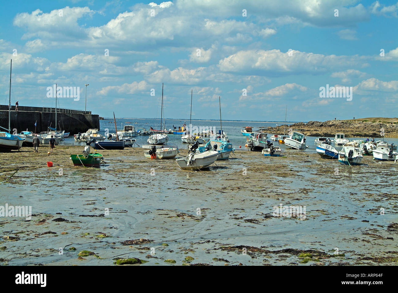 Harbour in Brittany during a low tide Stock Photo - Alamy