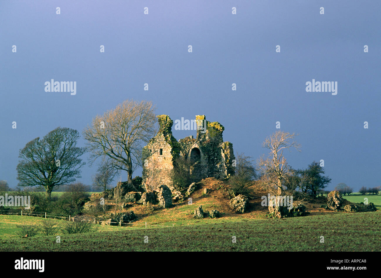 Craigie Castle near Kilmarnock, Ayrshire, in Strathclyde region of Stock Photo 2993319 Alamy