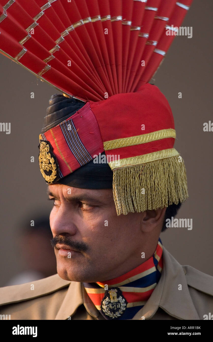 PORTRAIT OF INDIAN SOLDIER DRESSED IN UNIFORM Stock Photo - Alamy