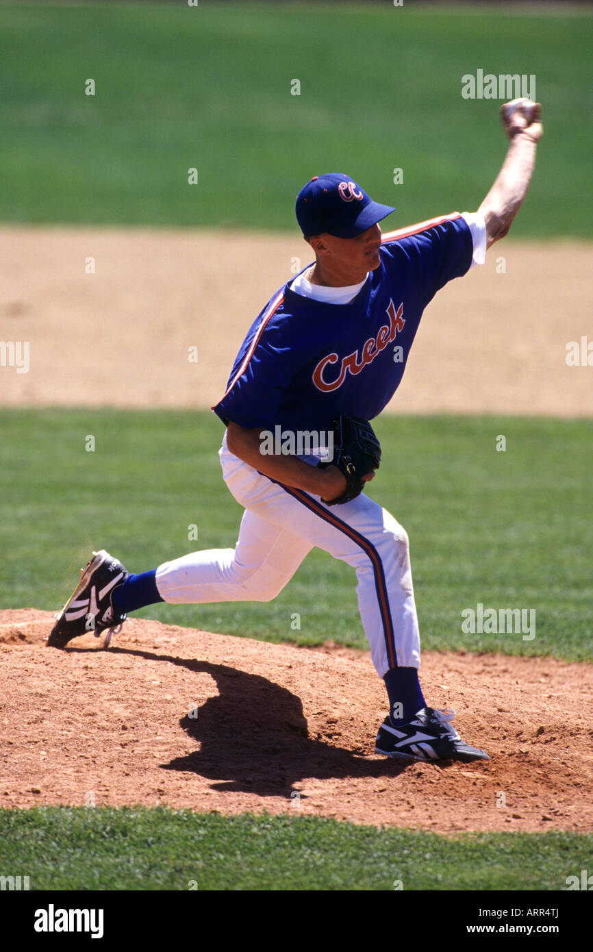 Pitcher throwing baseball hires stock photography and images Alamy